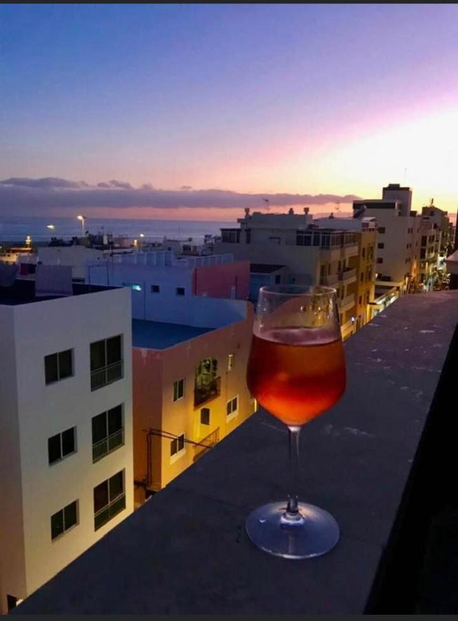 The White Heart House - Attic Sea View Appartement Los Cristianos  Buitenkant foto