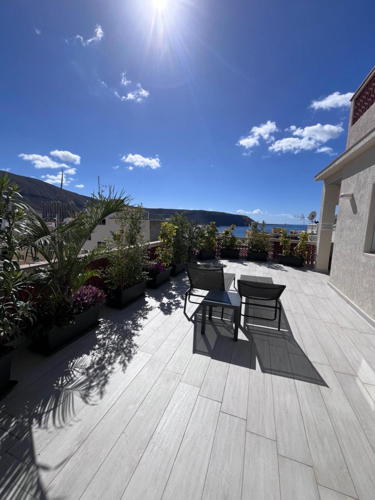 The White Heart House - Attic Sea View Appartement Los Cristianos  Buitenkant foto