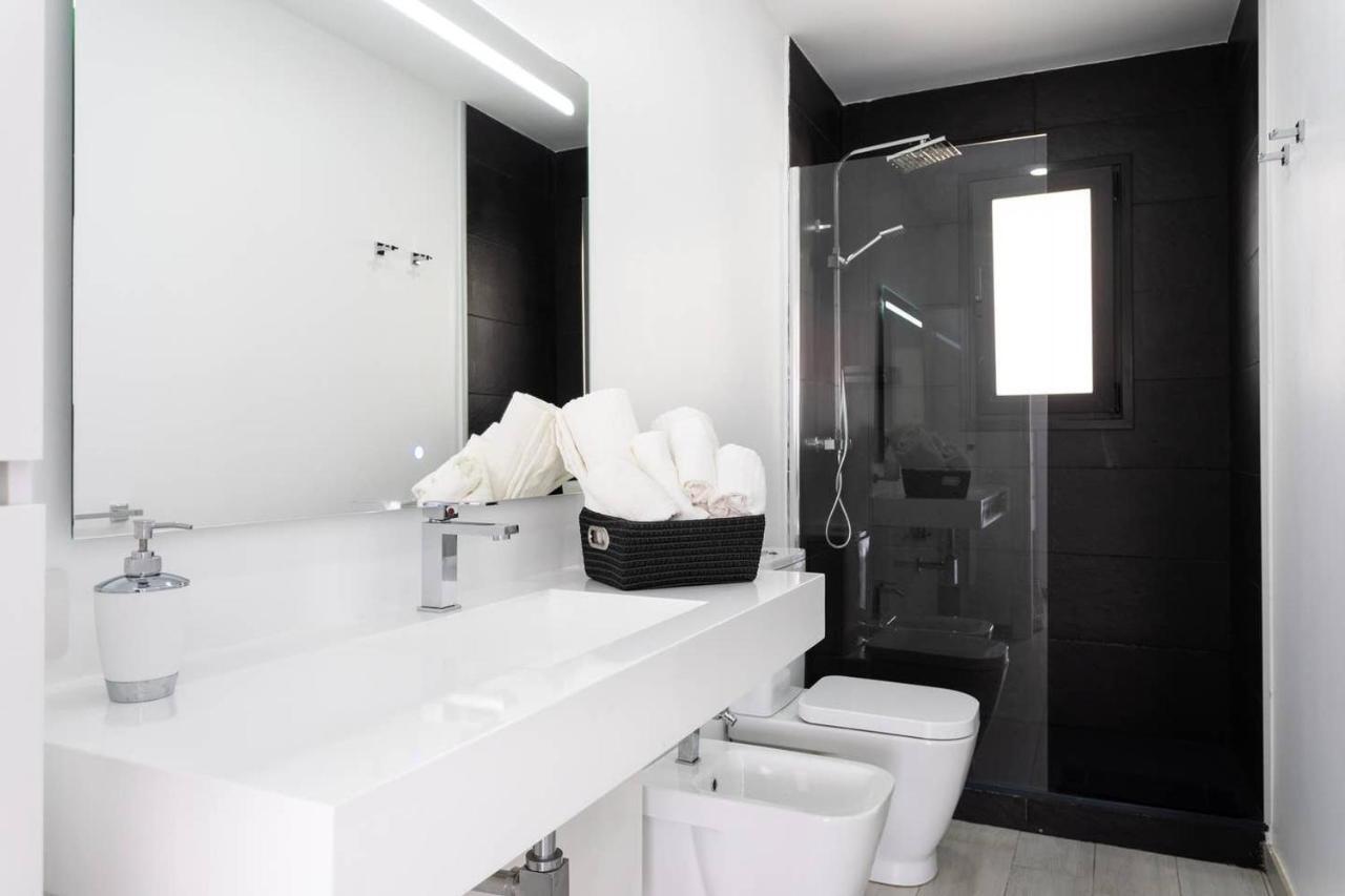 The White Heart House - Attic Sea View Appartement Los Cristianos  Buitenkant foto